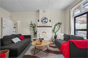 Cozy Family Home (Bachcare) - 