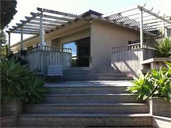 Escape to Raglan - 