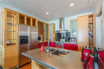 Waterfront Indulgence Voted BEST CITY APARTMENT - Auckland