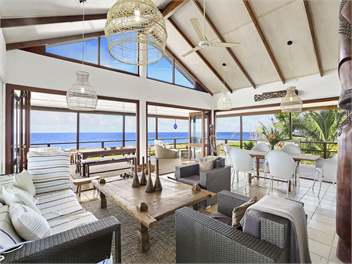 Magical Ocean Front Villa 'Senang Masari' - Port Vila