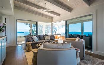 ONETANGI BELLE : Coast and Country - Waiheke Island, Auckland