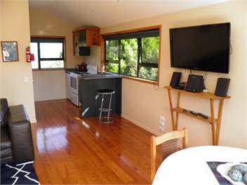 Treetops Cottage at the Castle - Whitianga