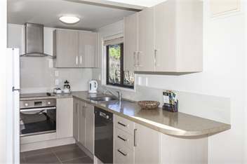 Oceanside Cottage - Hot Water Beach