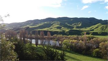 Heron Retreat for Two,Tukituki River, Havelock North - HAWKE'S BAY