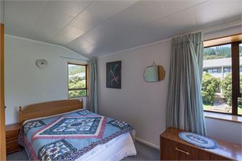 Absolute beach front, Tata Beach - Tata Beach Golden Bay