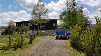 Stunning Views, Warm, Central & Quiet Little Hill - Ohakune