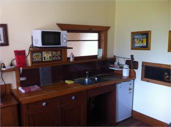 Charming Tasman Farmstay Unit - 7173 Upper Moutere