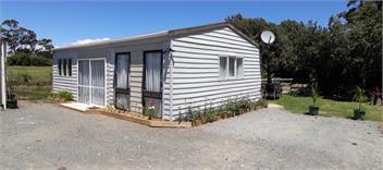 Rural Cottage Minutes from Beaches, Lakes and Town - Awanui