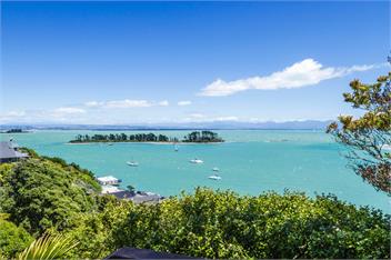 'Harbour View - One' - Nelson Waterfront Apartment - Nelson