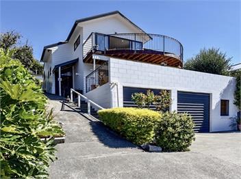 Le Bach - Akaroa