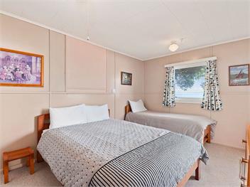 Lake Edge Cottage (Bachcare) - Waitahanui