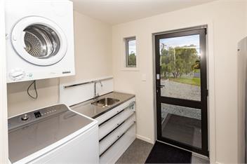 Poppa Pete's (Bachcare) - Te Anau