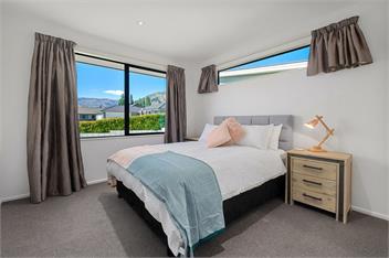 Roys Bay Lodge (Bachcare) - Wanaka