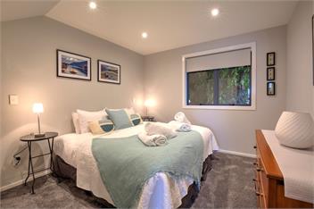 Central Water Views (Bachcare) - Queenstown