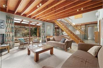 Great for families & groups, walk to town & lake - 