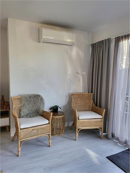 BEACH HAVEN APARTMENT. No road to cross to the beach. - 