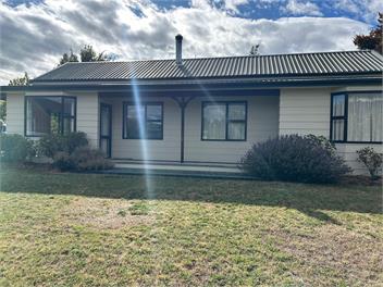 Sunny, Warm Wanaka Holiday Home - Wanaka