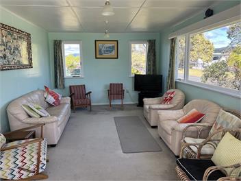 Family Bach by the Harbour - Whangamata