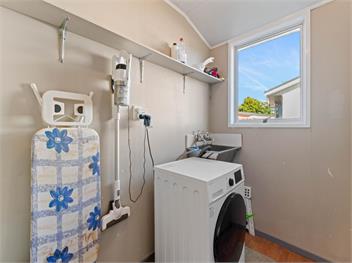 The Bay Breeze Retreat (Bachcare) - Taupo