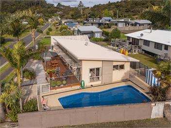 Family Tides Retreat (Bachcare) - Coromandel