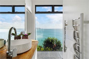Oceanview Oasis - Entire House in Tairua - Tairua
