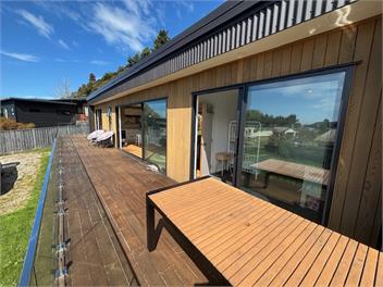 Modern Coastal Retreat - Marahau
