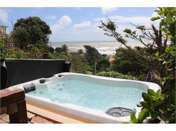 Ocean Breeze Cottage (Bachcare) - Paekakariki