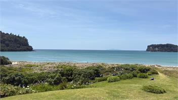 Whanga beach front (Surfside Six) - Whangamata