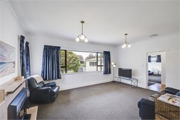 Charming on Cambridge - Taradale - Napier