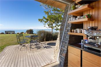 Kina Retreat - Main House with Pool Access -