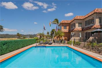 Seaview Studio Apartment - 