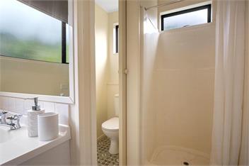 Sandy Feet Beach House - right across from Onemana Beach - 