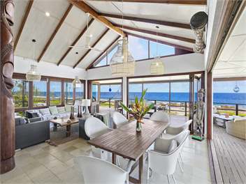 Magical Ocean Front Villa 'Senang Masari' - Port Vila