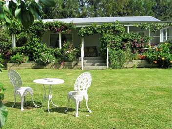 Miranda Valley Orchard Cottage  - Miranda, Kaiua, Coromandel, Thames