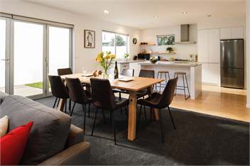 Luxury home private and spacious, walk everywhere - Blenheim