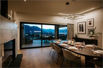 The Heights - Sleeps 8 - Lake & Mountain Views - Wanaka