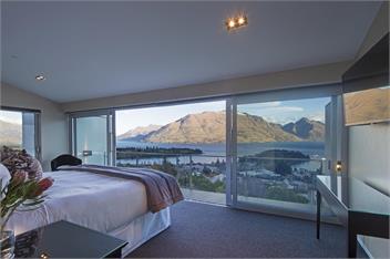 Villa de Luxe | Stunning Location + Spa Pool - Queenstown