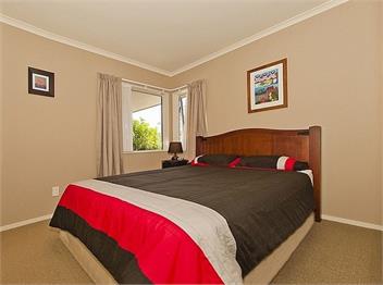 Bliss by the Beach (Bachcare) - Whangamata