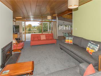 Sixties Cedar Bach (Bachcare) - Kuratau