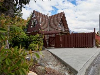 Retro Retreat (Bachcare) - Queenstown