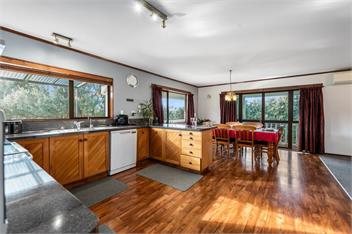 Courtside Quarters (Bachcare) - Waihi Beach