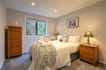 Central Water Views (Bachcare) - Queenstown