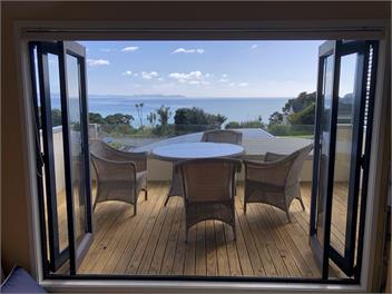 "Three Fishes" Boutique Holiday Home - Coopers Beach