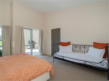 Golfers and Beach Lovers Dream (Bachcare) - Matarangi