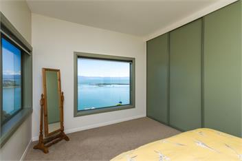 'Harbour View - Two' - Nelson Waterfront Apartment - Nelson