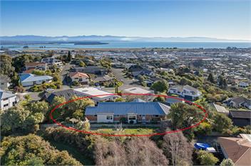 Sunny Bayview Retreat - Nelson