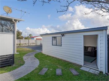 Coastal Break Bach (Bachcare) - Whangamata