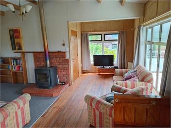White House - Te Anau