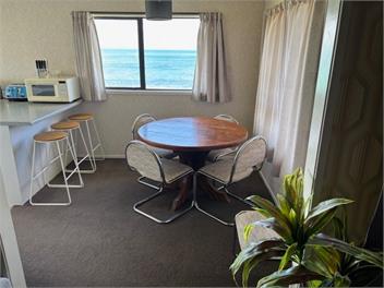 Rangiputa Absolute Beachfront -
