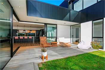 Luxurious living - 250m direct walkway to Omaha Beach - Auckland